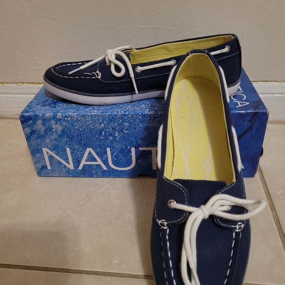 Shoes - Picture 5 of 6